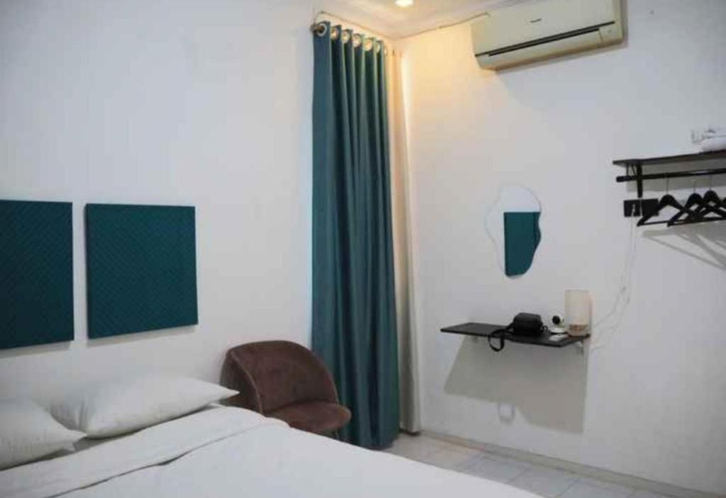 Oyo 91477 Fazira Home Stay Syariah Sibolga Bagian luar foto