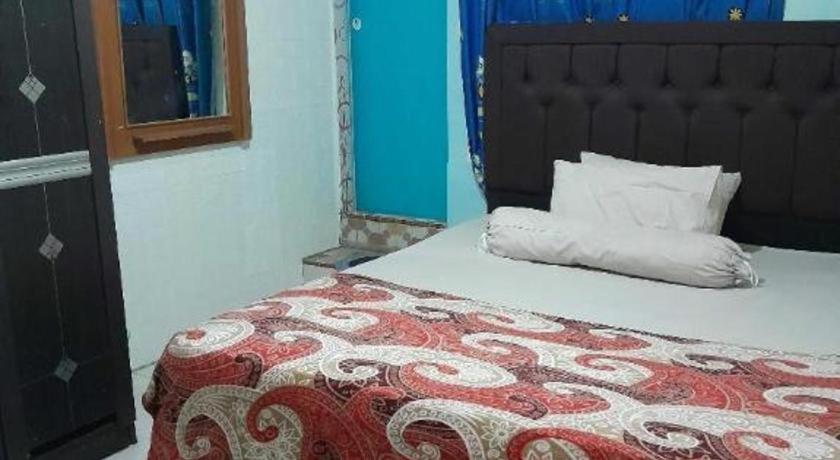 Oyo 91477 Fazira Home Stay Syariah Sibolga Bagian luar foto