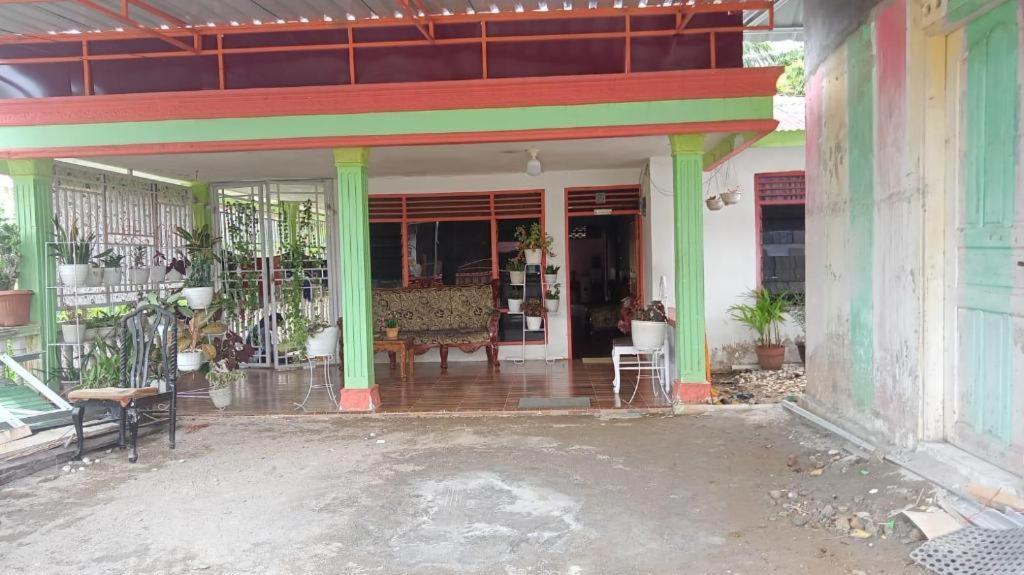 Oyo 91477 Fazira Home Stay Syariah Sibolga Bagian luar foto